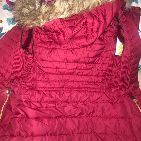 Burgundy Red Hooded Vest - Picture 3 of 3